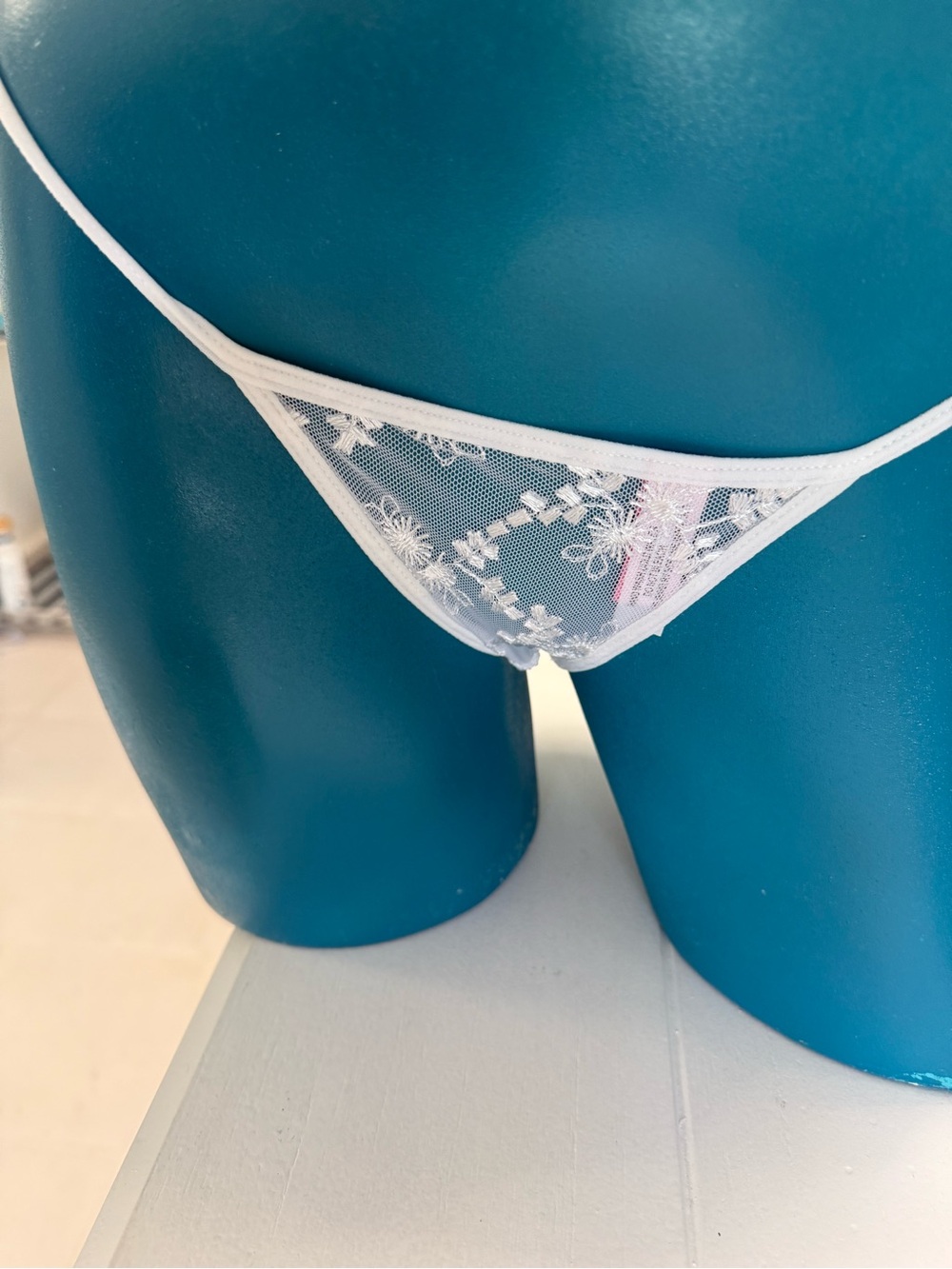 White cross Gstring - Picture 4 of 4